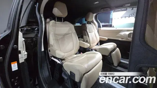 Toyota Sienna 2024 — ფოტო 18/30