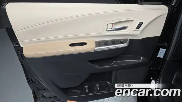 Toyota Sienna 2024 — ფოტო 5/30