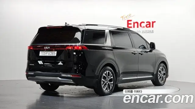 Kia Carnival 2023 — Фото 2/20