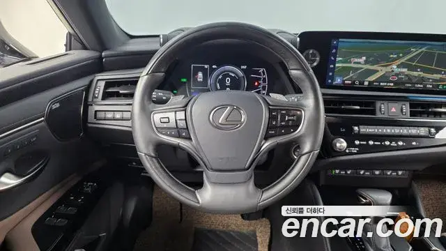 Lexus ES300h 2023 — Şəkil 19/35