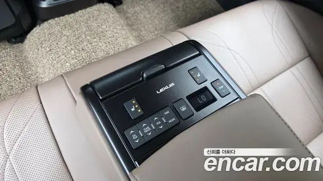 Lexus ES300h 2023 — Şəkil 18/35