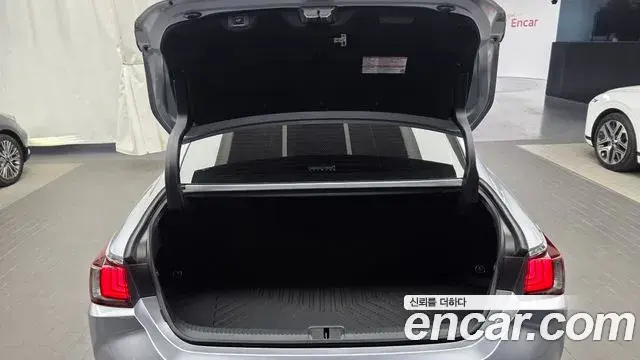 Lexus ES300h 2023 — Şəkil 8/35