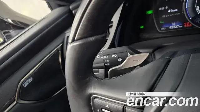 Lexus ES300h 2023 — Şəkil 11/35
