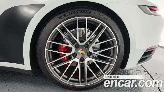 Porsche 911 2021 — Photo 23/37