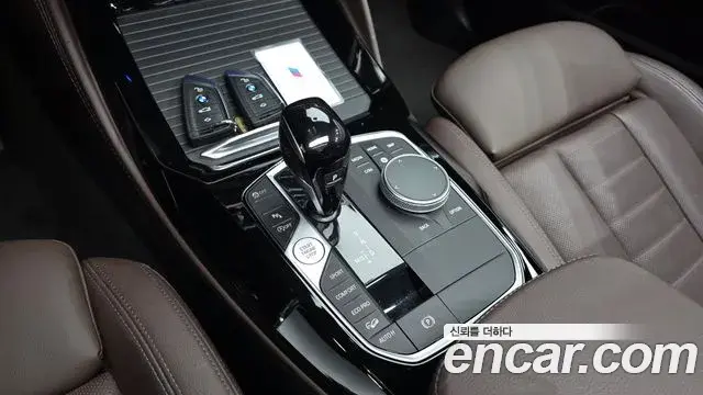 BMW X4 2022 — Photo 9/20