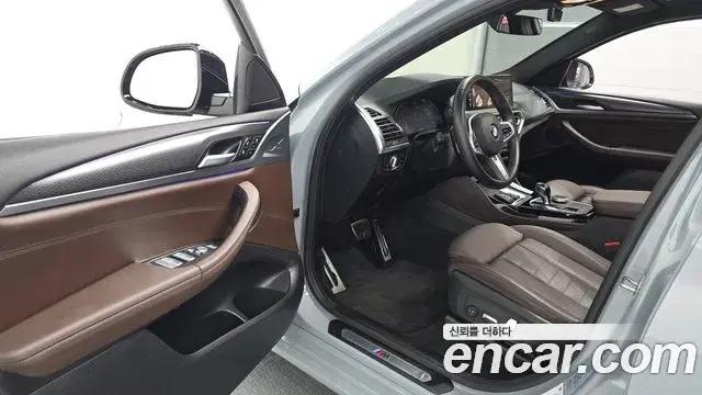 BMW X4 2022 — Photo 10/20