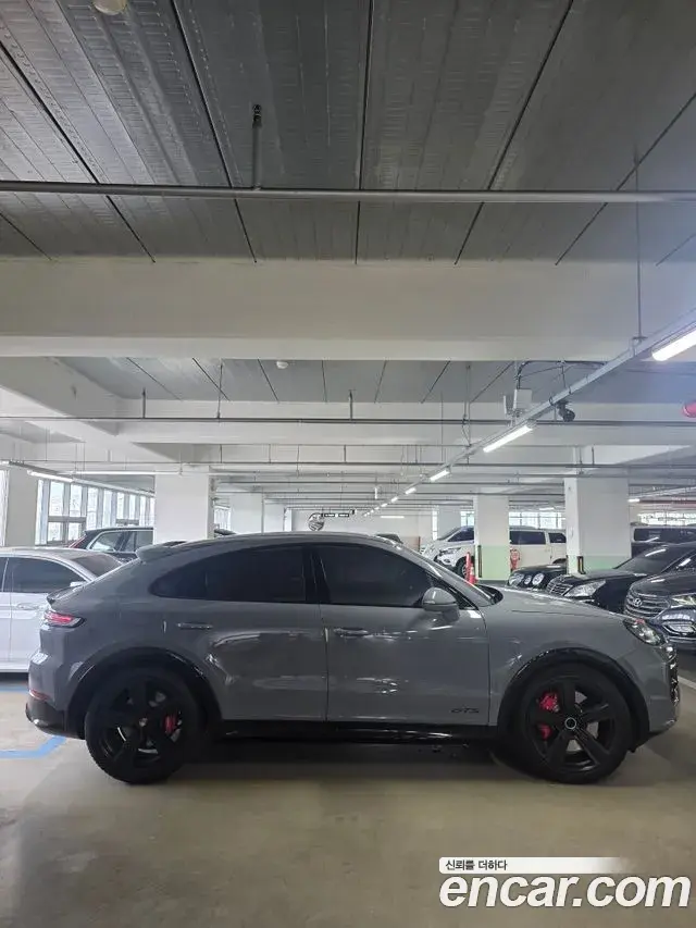 Porsche Cayenne 2025 — ფოტო 3/15