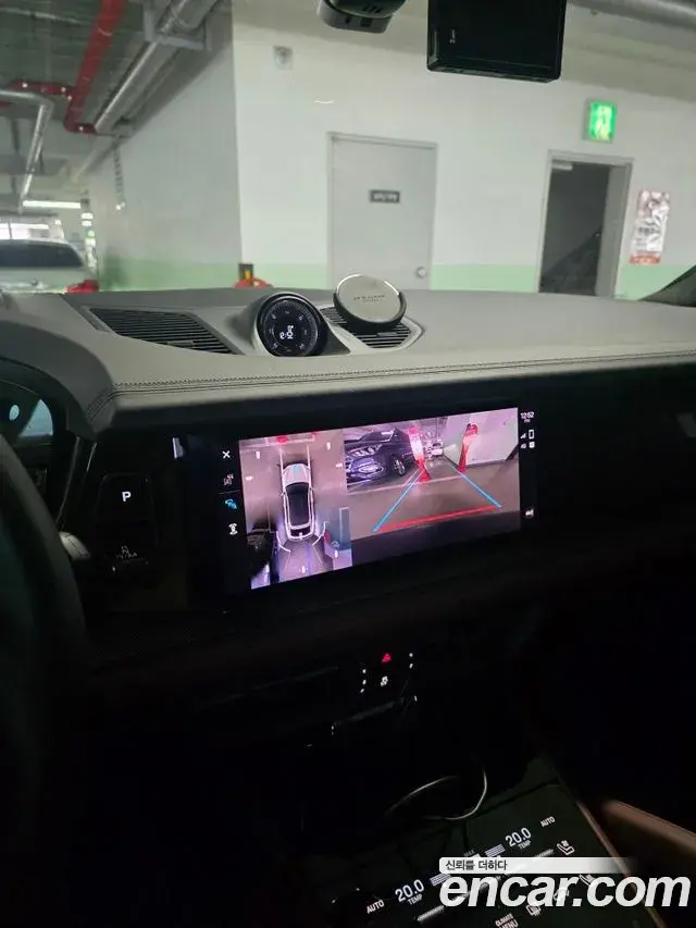 Porsche Cayenne 2025 — ფოტო 4/15