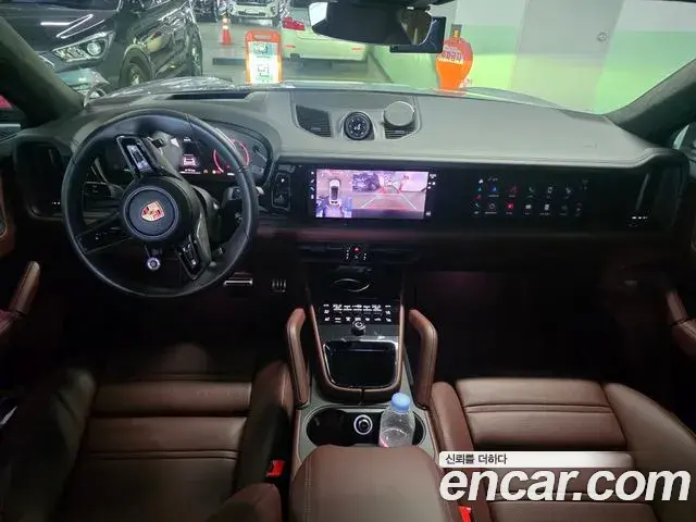 Porsche Cayenne 2025 — ფოტო 2/15