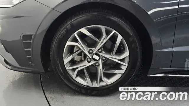 Hyundai Sonata Hybrid 2022 — Şəkil 18/30