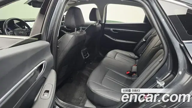 Hyundai Sonata Hybrid 2022 — Şəkil 9/30