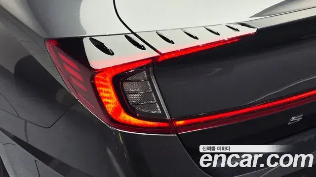 Hyundai Sonata Hybrid 2022 — Şəkil 24/30