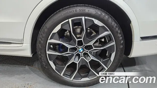 BMW X7 2026 — Photo 17/34