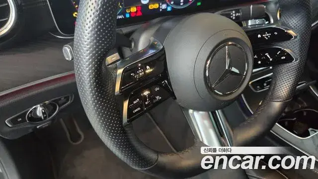 Mercedes-Benz E-Class 2022 — Фото 17/20