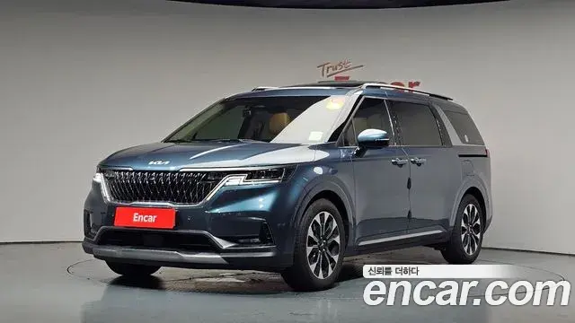 Kia Carnival 2023 — Фото 1/20