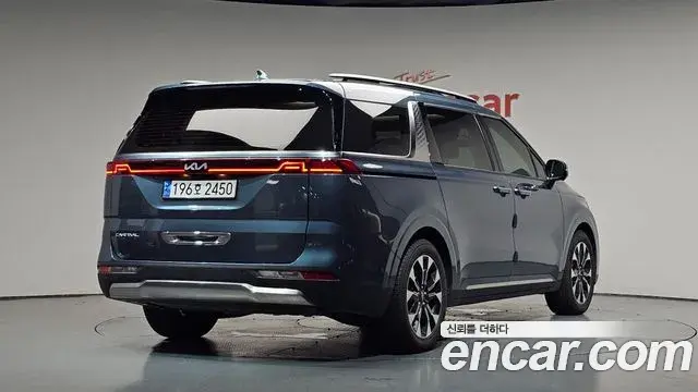 Kia Carnival 2023 — Фото 2/20
