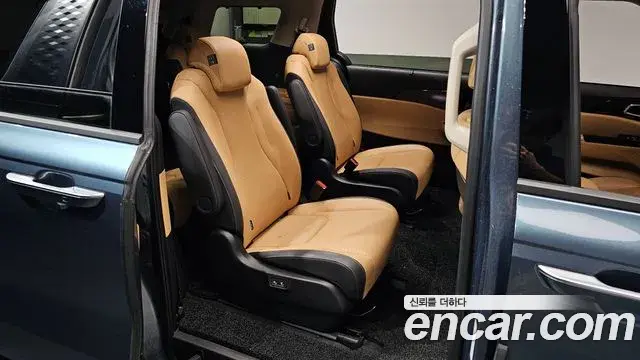 Kia Carnival 2023 — Фото 12/20