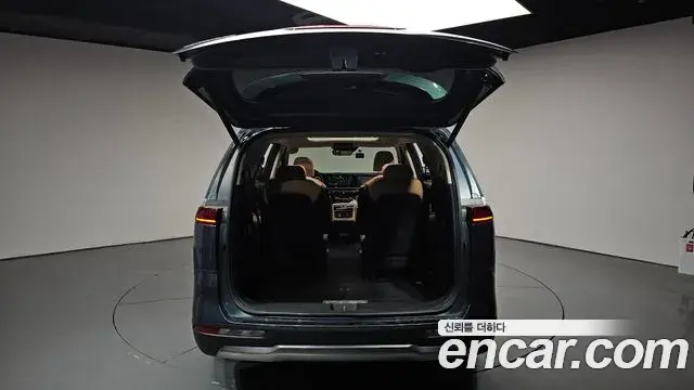 Kia Carnival 2023 — Фото 20/20