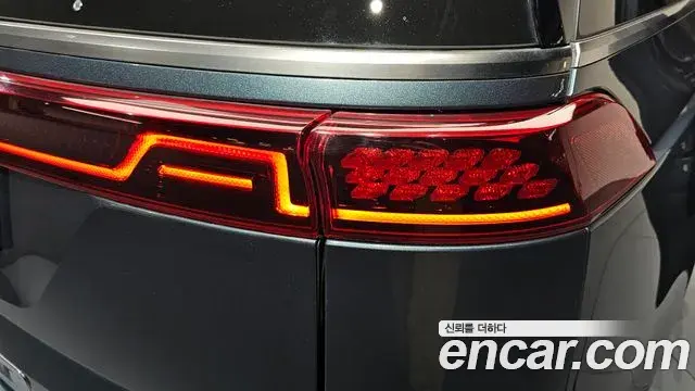 Kia Carnival 2023 — Photo 20/36