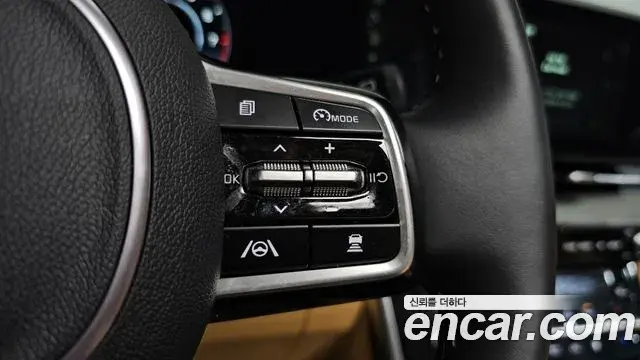 Kia Carnival 2023 — Photo 17/36