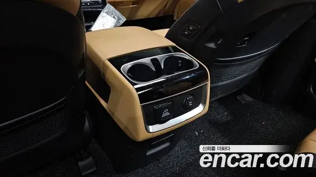 Kia Carnival 2023 — Photo 30/36