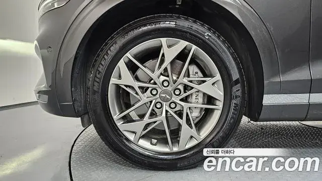 Genesis GV70 2023 — ფოტო 8/38