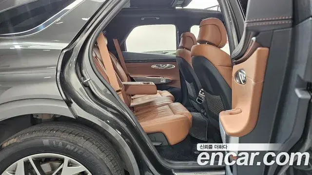 Genesis GV70 2023 — ფოტო 30/38