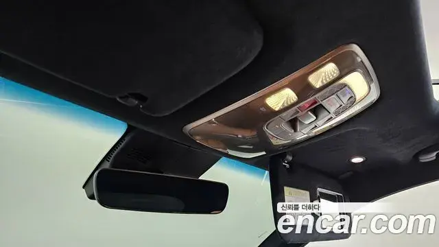 Genesis GV70 2023 — ფოტო 18/38