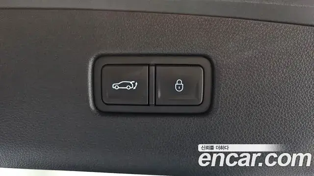 Genesis GV70 2023 — ფოტო 23/38