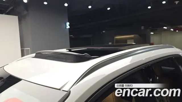 Volvo XC40 2020 — ფოტო 12/33