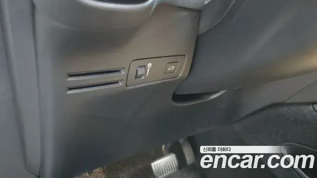 Volvo XC40 2020 — ფოტო 15/33