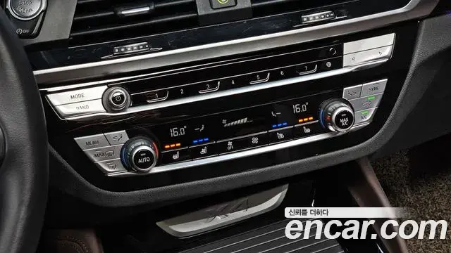 BMW X4 2020 — Фото 17/20