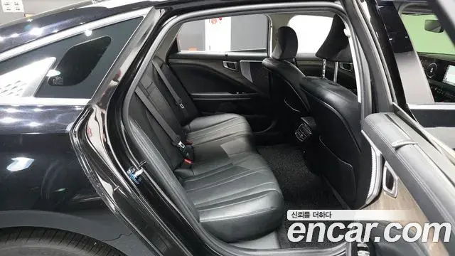 Kia K8 2024 — Photo 12/20