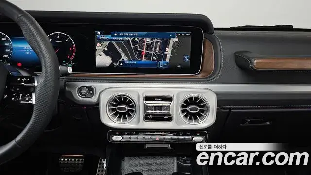 Mercedes-Benz G-Class 2025 — Фото 13/20