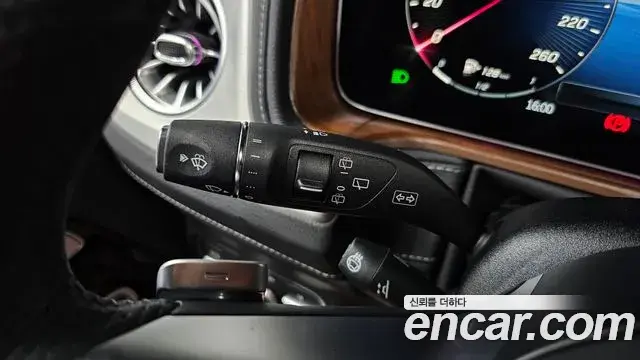 Mercedes-Benz G-Class 2025 — ფოტო 34/37