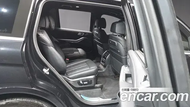 BMW X7 2025 — Şəkil 23/34