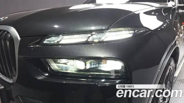 BMW X7 2025 — Şəkil 31/34