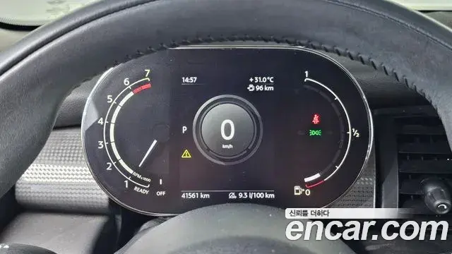 Mini Cooper 2020 — Photo 8/20