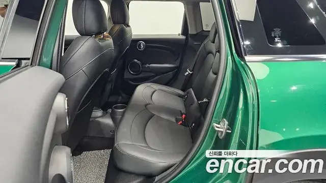 Mini Cooper 2020 — Photo 11/20