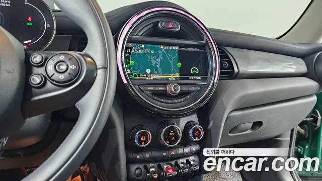 Mini Cooper 2020 — Photo 13/20