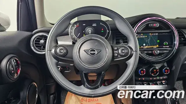 Mini Cooper 2020 — Photo 14/20