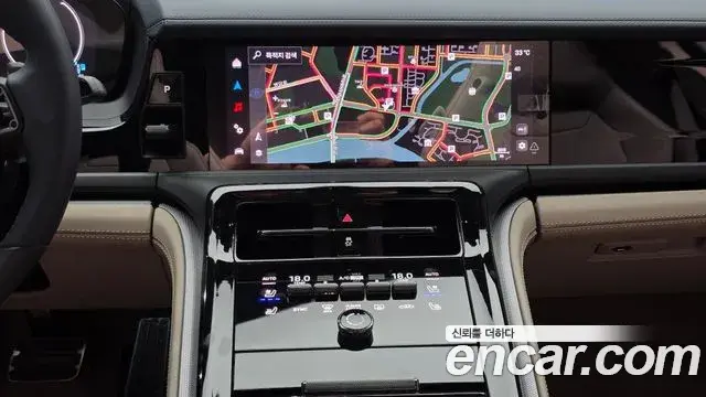 Porsche Panamera 2025 — ფოტო 34/40