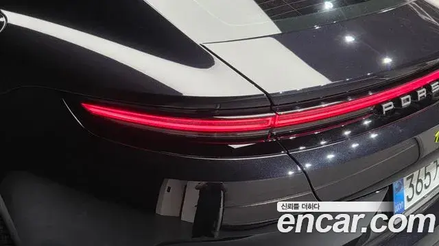 Porsche Panamera 2025 — ფოტო 13/40