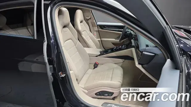 Porsche Panamera 2025 — ფოტო 16/40