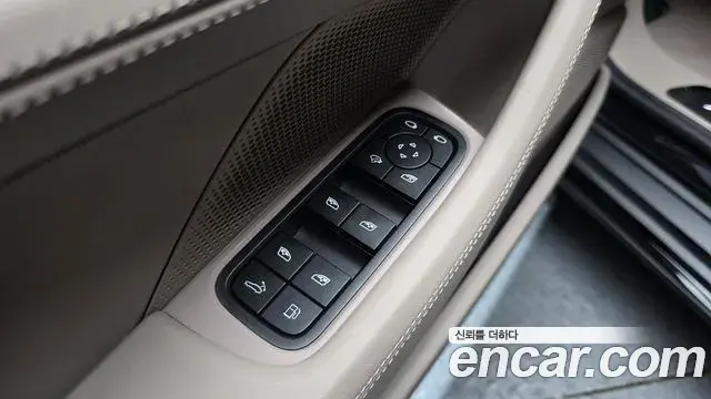 Porsche Panamera 2025 — ფოტო 27/40