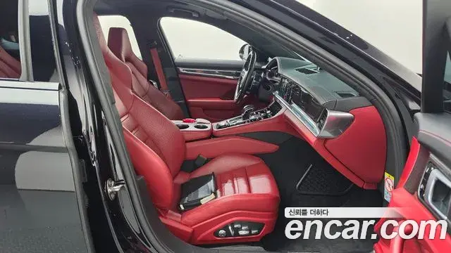 Porsche Panamera 2020 — Photo 36/39
