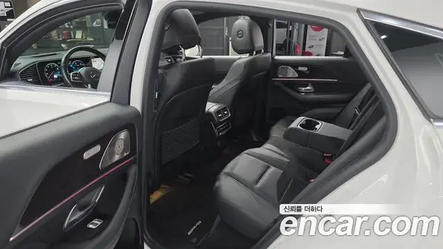 Mercedes-Benz GLE-Class 2021 — Photo 7/37