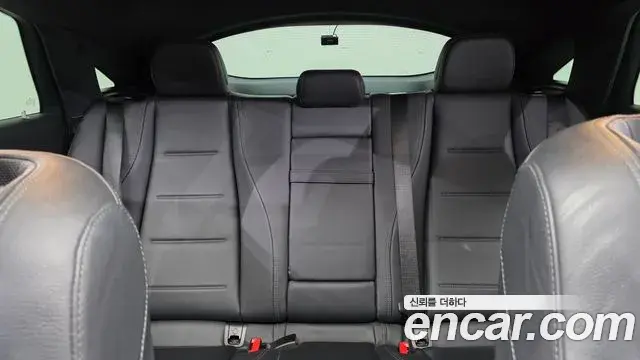 Mercedes-Benz GLE-Class 2021 — Photo 19/37