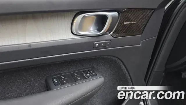 Volvo XC40 2020 — ფოტო 19/36