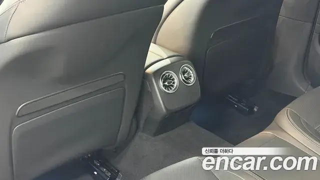 Mercedes-Benz AMG GT 2025 — Photo 12/20